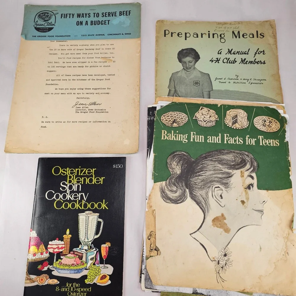 VTG. Cookbooks Recipe Booklets Lot of 4 Osterizer Blender, Beef Budget, Baking